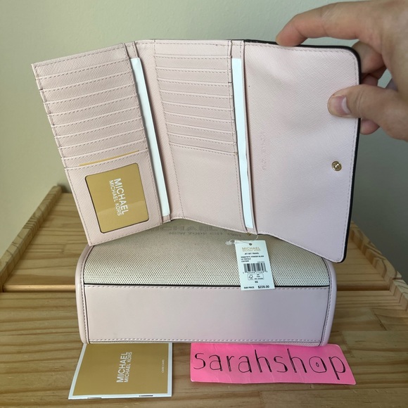 🌼Michael Kors Set - Picture 5 of 16